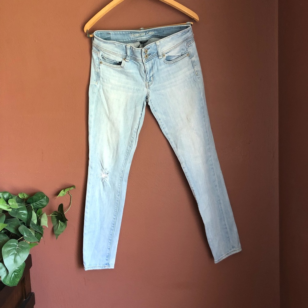 American Eagle Light Blue Jeans (Straight Leg)